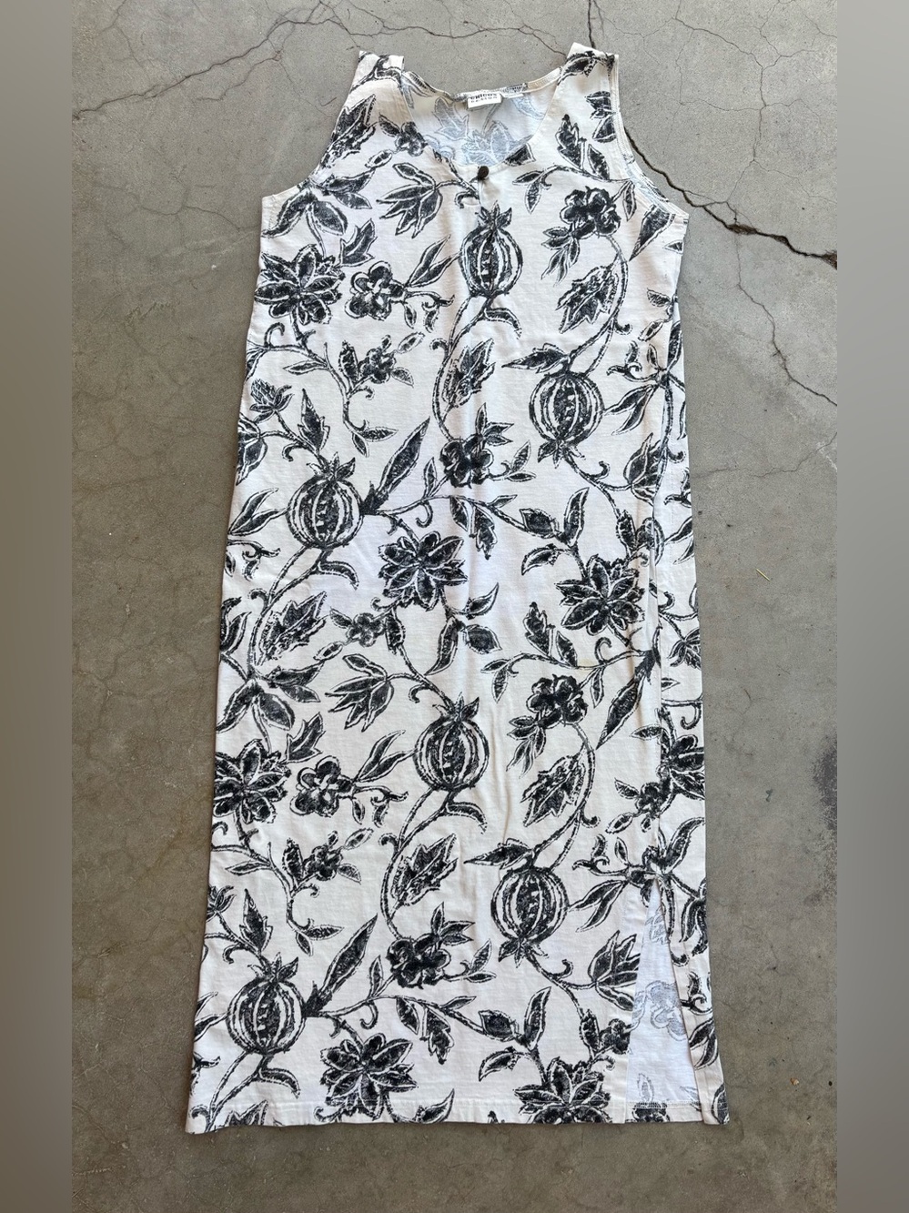100% Cotton Chico's black + white floral maxi dress button top side slit size 1